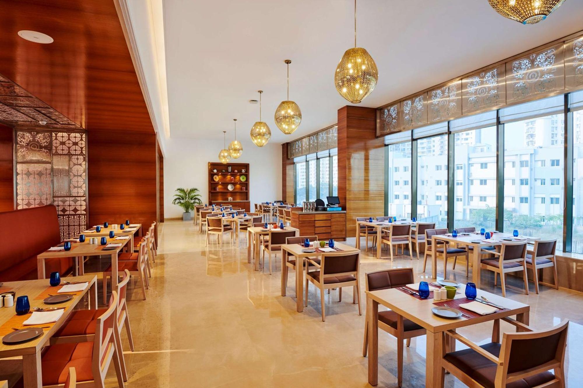 Hilton Garden Inn Lucknow Exterior foto